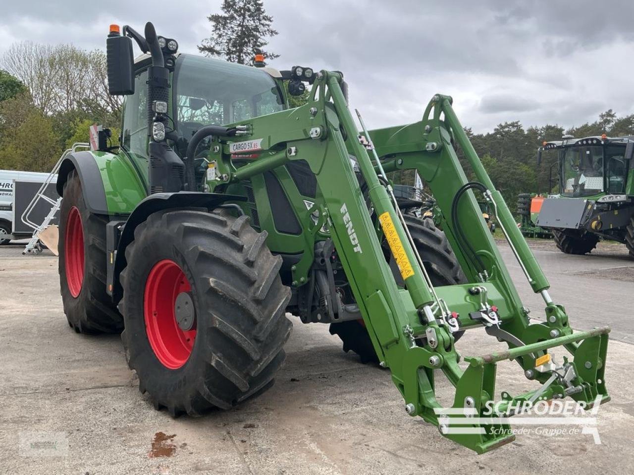 Traktor του τύπου Fendt 724 GEN6 PROFI PLUS | CARGO 5X/85 DW, Gebrauchtmaschine σε Friedland (Φωτογραφία 17)